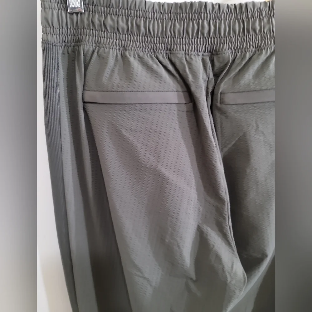 Athleta Textured Brooklyn Jogger 6 Mountain Olive Green Gray